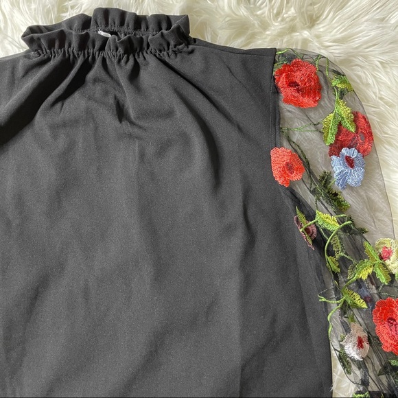 Large blouse sheer lace sleeves embroidered top - Picture 6 of 13